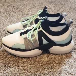 Nurture Casual Sneakers